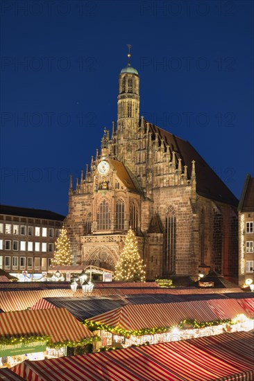 Church of Our Lady and Christmas market in Nuremberg