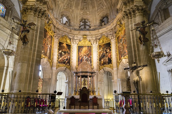 Altar room with apse