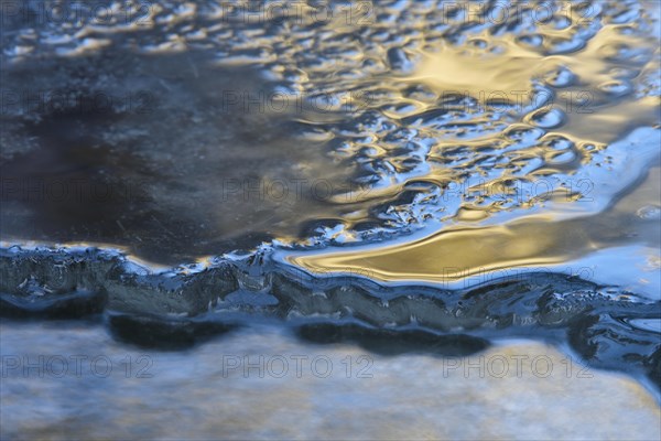 Light reflecting ice sheet