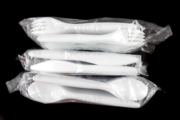 Large pack of plastic cutlery