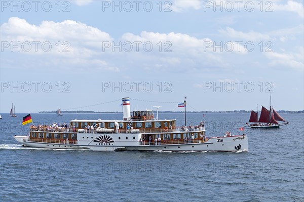 Paddle steamer Freya