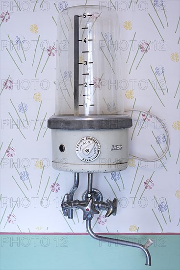 Wall water boiler in a 1950s kitchen