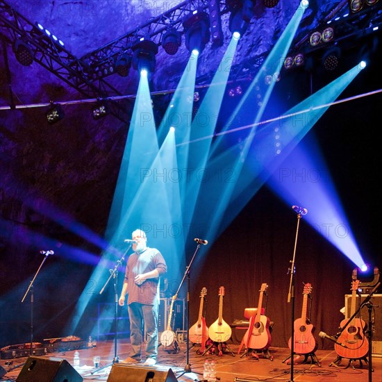 Irish Folk Festival with singer Lukas Nielsen on stage