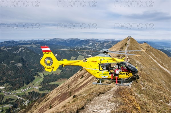 Mountain rescue by helicopter on the Fellhorn ridge