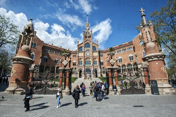 Entrance to hospital complex Hospital de Sant Pau