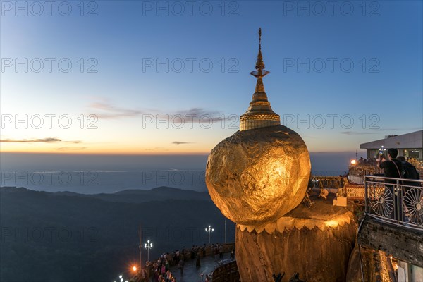 Golden Rock Kyaiktiyo Pagoda