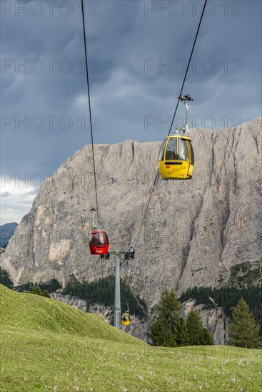 Red and yellow gondola