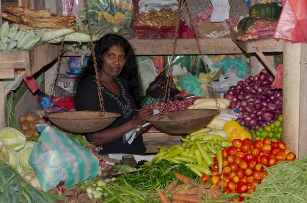 Seller with scale