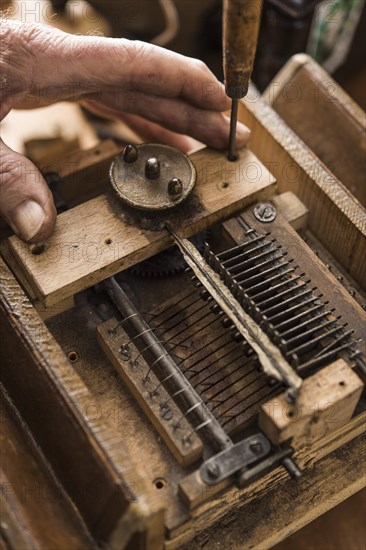 Barrel organ manufacture