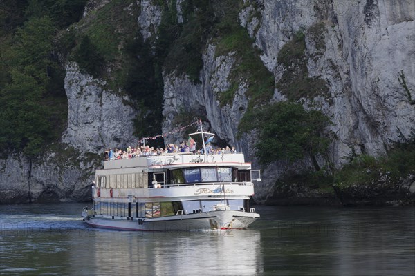 Pleasure boat on the Danube breakthrough