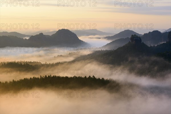 View from Kleiner Winterberg to Hinteres Raubschloss or Winterstein and Lorenzsteine