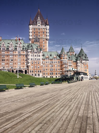 Dufferin terrace boardwalk with Fairmont Le Chateau Frontenac castle