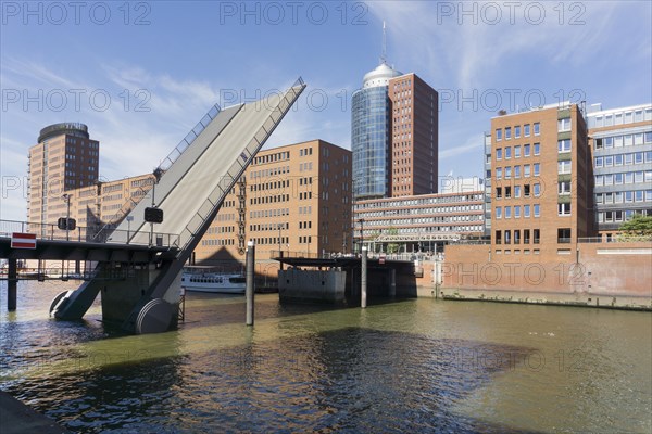 Mahatma Gandhi drawbridge