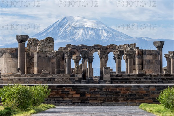 Zvarnots ruins