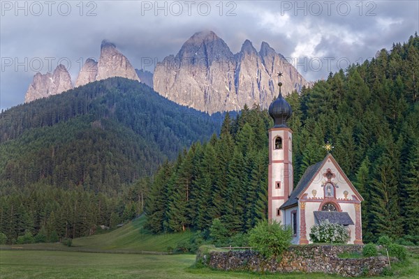 Church St. Johann in Ranui with Odle Group mountain range