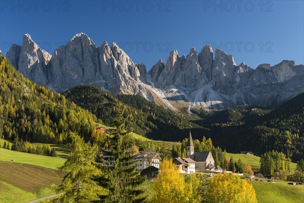 Geislerspitzen and Church of St. Magdalena