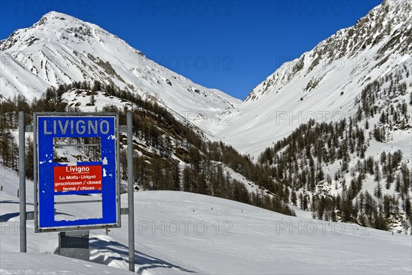 Winter closure of the roads between La Motta and Livigno over the Pass Forcola di Livigno due to avalanche danger