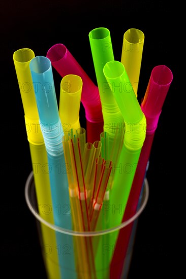 Plastic drinking straws