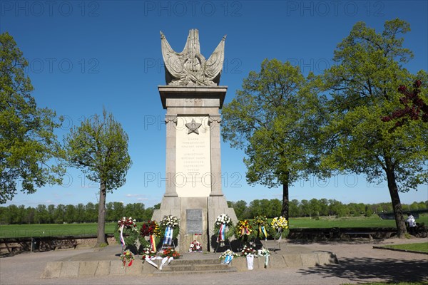 Monument to the meeting of Allied forces