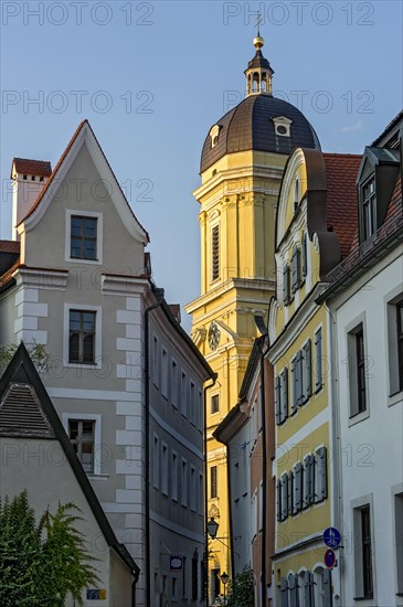 Alley with court church Unsere Liebe Frau