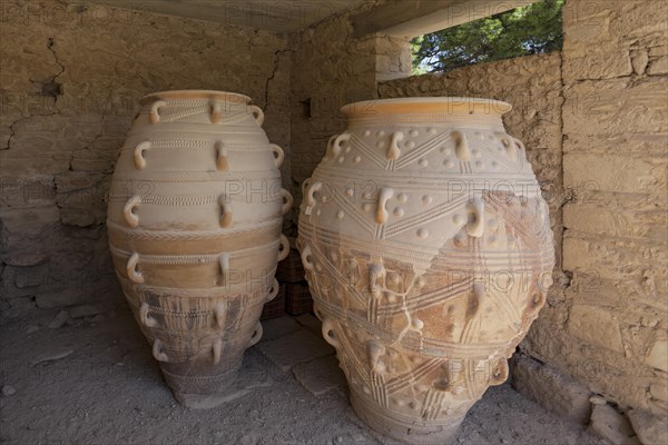 Pottery vessels