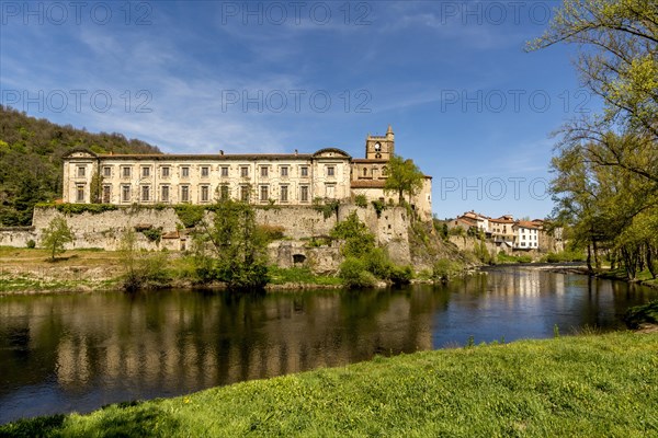 Priory Sainte-Croix on the Allier river