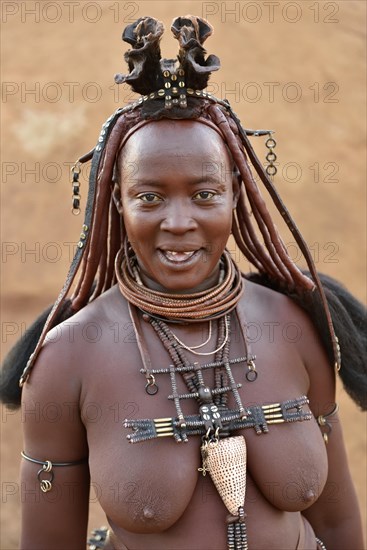 Portrait of a married Himbafrau