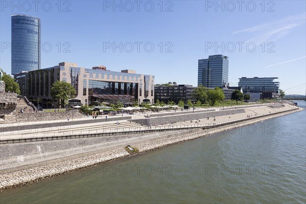 Freitreppe on the Rheinboulevard