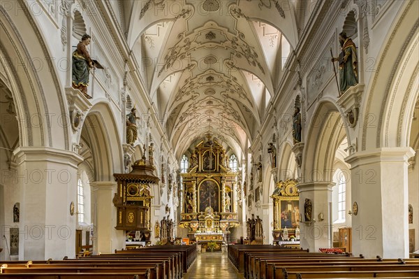 Nave with pulpit and altar room