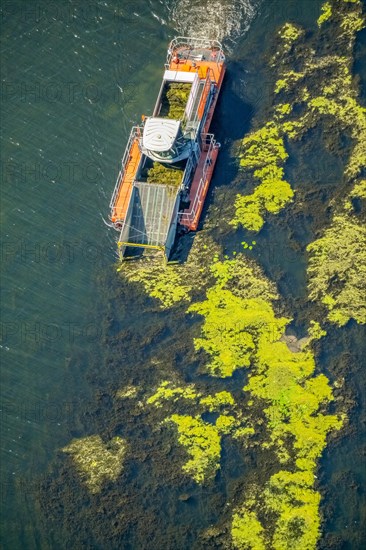 Mow ship on the Kemnader lake