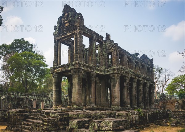 Two-storey columned hall