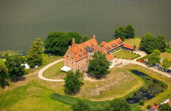 Hotel Schloss Ulrichshusen and Lake Ulrichshuser See