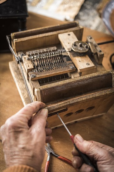 Barrel organ manufacture