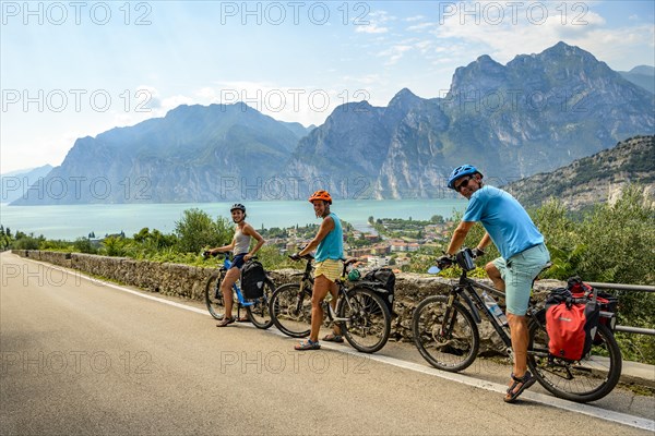 Cyclists on the Via Europa