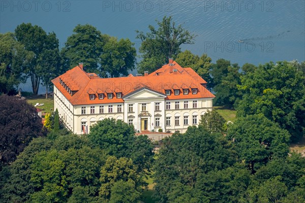 Hotel Seeschloss Schorssow at Lake Haussee