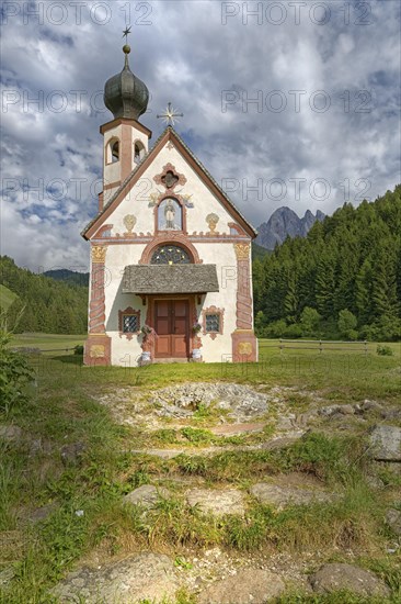 Church St. Johann in Ranui with Odle Group mountain range