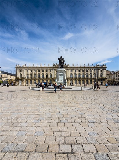 Monument Stanislas with City Hall