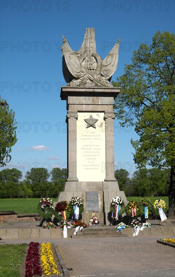 Monument to the meeting of Allied forces