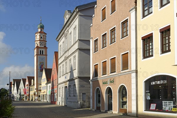 Lenbachstrasse with Church of Our Lady