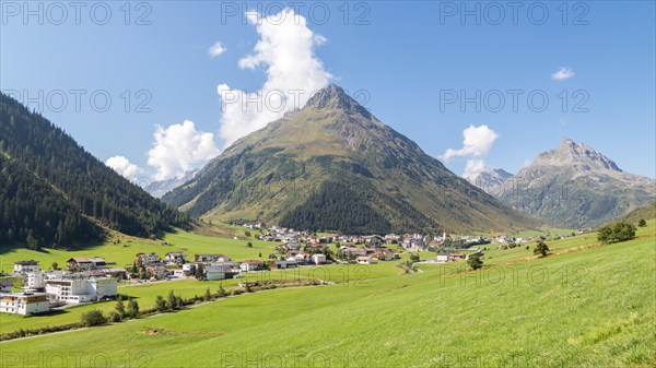 Galtur with Gorfenspitze and Ballunspitze