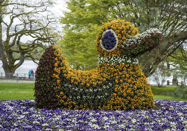 Flower sculpture