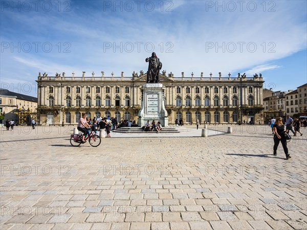 Monument Stanislas with City Hall