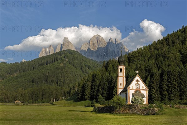 Church St. Johann in Ranui with Odle Group mountain range