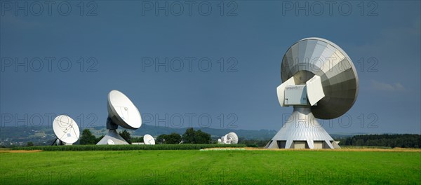 Large parabolic antennas in green field