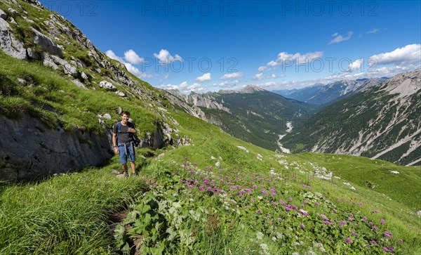 Hiker on the Jubilaumsweg hiking trail