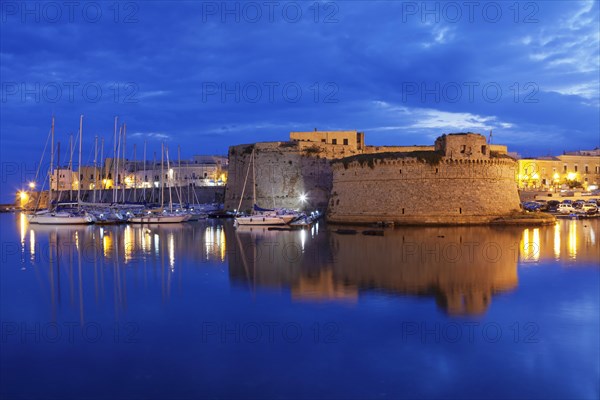 Historic centre with castle