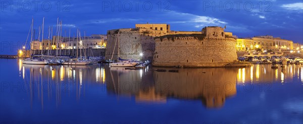 Historic centre with castle