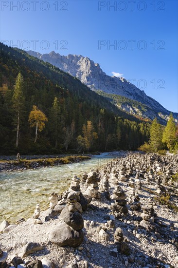 Cairns on the Isar