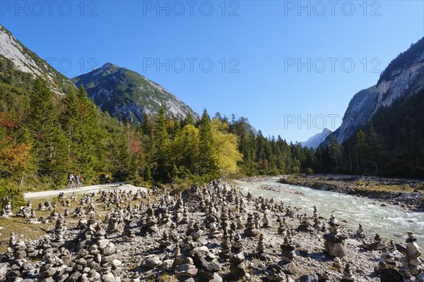 Cairns on the Isar