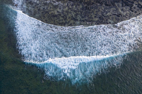 Waves in rocky surf